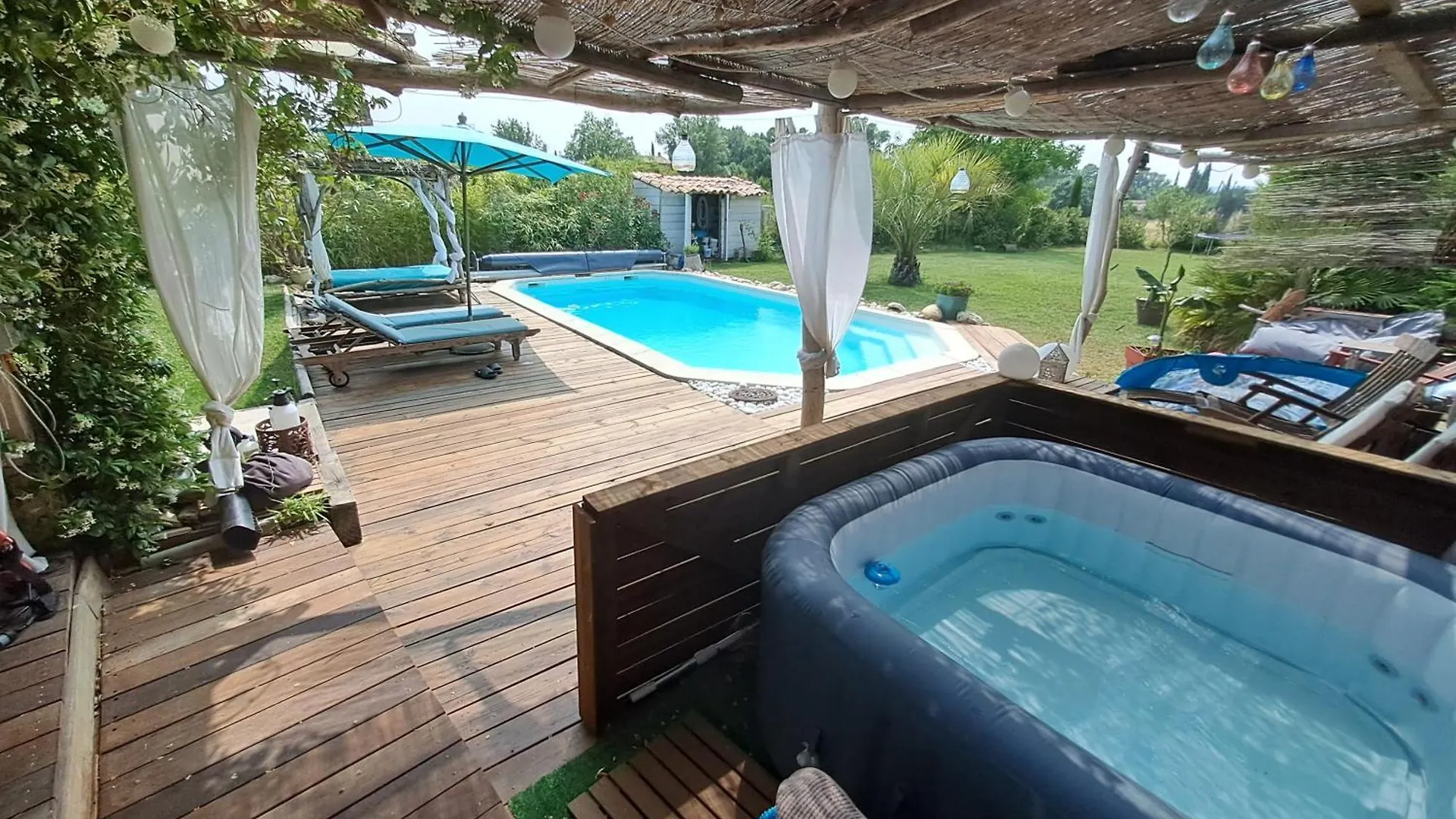 Maison Climatisee En Campagne, Piscine, Spa, Terrasses Couvertes Grand Jardin Ombrage Aix-en-Provence 0*,  Francia